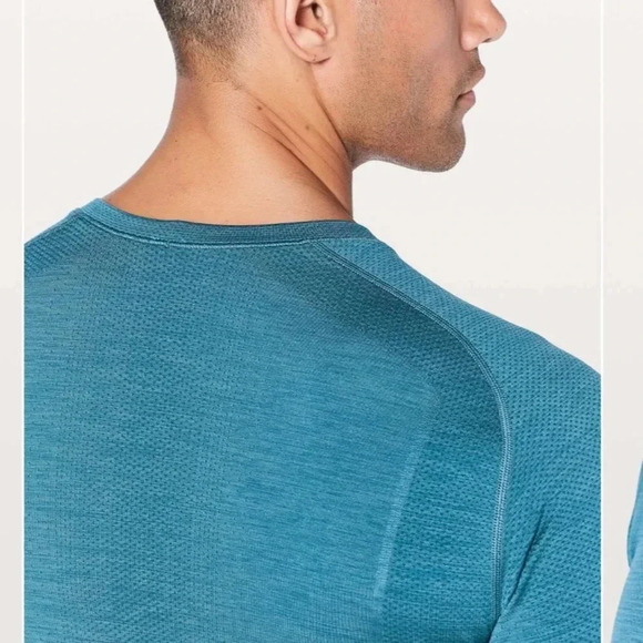 Lululemon metal vent tech - Picture 5 of 17